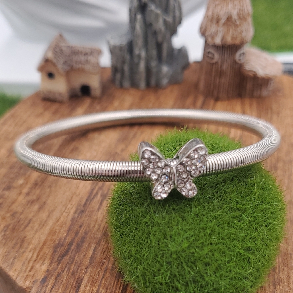 Elegant Accordion Silver Tone Butterfly Bracelet B3403